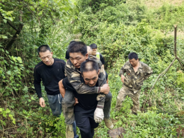 生死竞速40分钟！双牌县五星岭乡多方联动 紧急营救黄蜂蜇伤昏迷村民