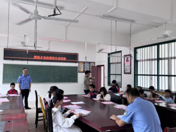 双牌塘底乡：法治护航暑期行 利剑护蕾助成长