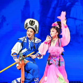城央为幕 剧场为席 45位青年演员用43出戏剧精彩探寻生活之光