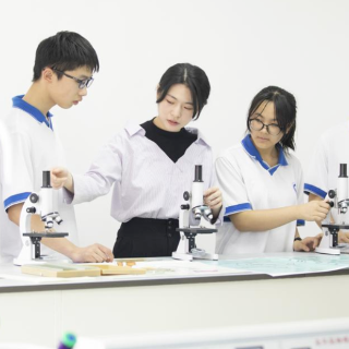 璀璨东雅②｜硬核实力，为学生“加足马力”