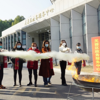 强化实战演练 筑牢安全防线 ——芙蓉区行政审批服务局开展消防应急演练