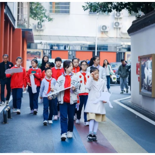 沉浸式体验戏曲魅力 “了不起的小戏骨”打卡长沙戏剧街