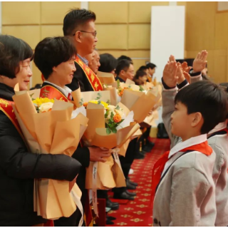 一城好人 满天星光 第五届芙蓉区道德模范学习表彰大会举行