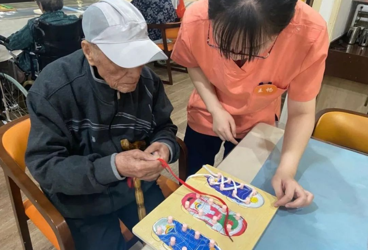 芙蓉新young范⑤｜王畅：在遗忘的暮色中守护生命的尊严