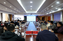 崔晓参加区委办公室机关党支部组织生活会