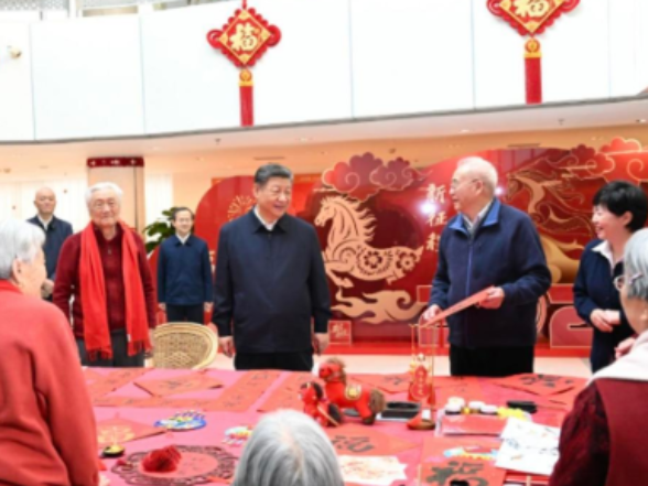 近镜头·总书记的新春家国情｜万家灯火话年俗