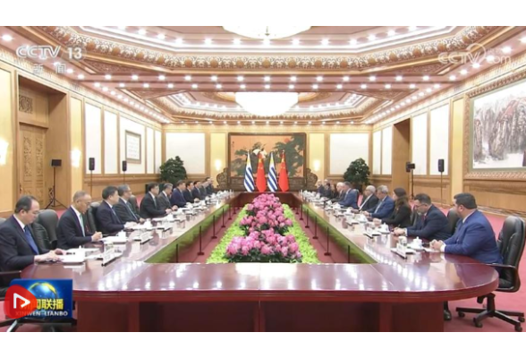 习近平同乌拉圭总统奥尔西举行会谈