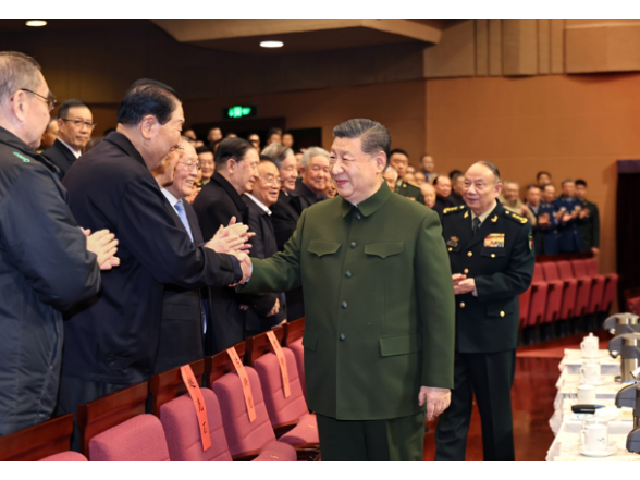 中央军委举行慰问驻京部队老干部迎新春文艺演出 习近平向全军老同志祝贺新春