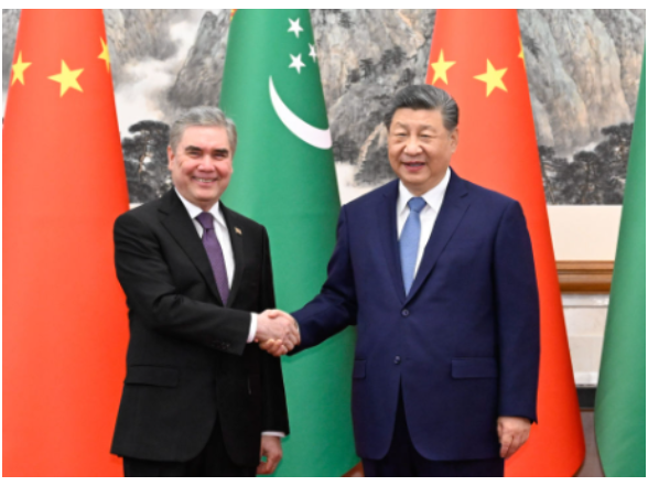 习近平会见土库曼斯坦民族领袖、人民委员会主席别尔德穆哈梅多夫