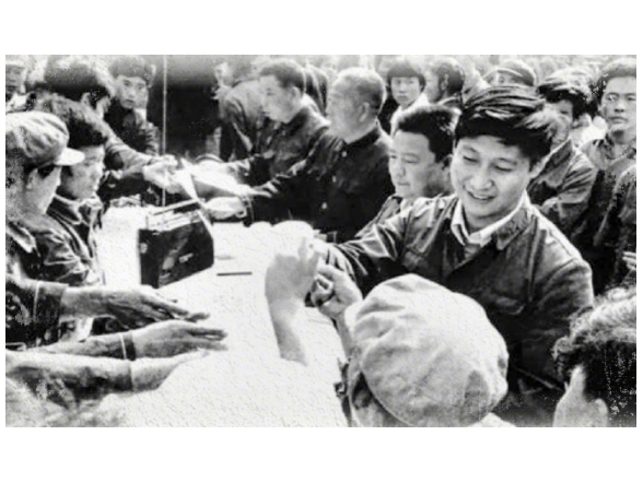 人民之心｜足迹里的政绩观