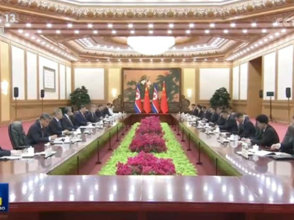 央视网|习近平会见朝鲜内阁总理朴泰成