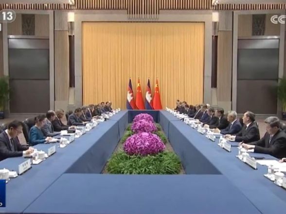 央视网|习近平会见柬埔寨首相洪玛奈