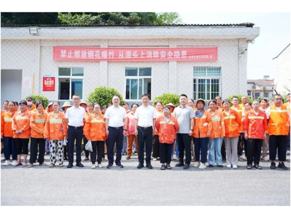 吴国良开展“夏送清凉”慰问活动