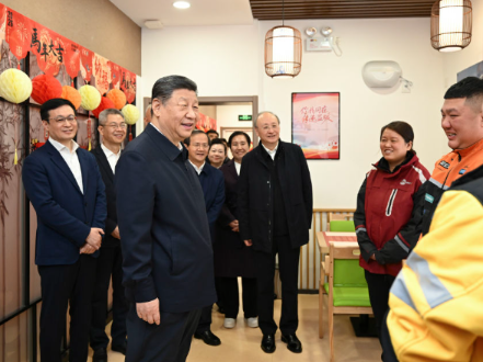 独家视频丨习近平春节前夕在北京看望慰问基层干部群众