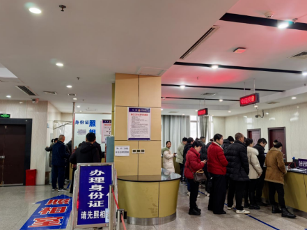 迎战节前办证高峰 临澧县政务服务中心 “加码”服务暖民心