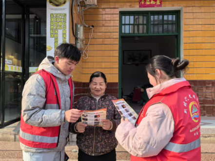 返乡献青春 安全护邻里——迎宾路社区组织大学生志愿者开展安全宣传行动