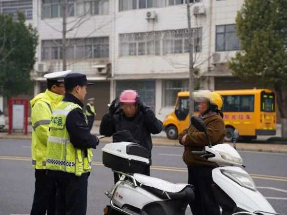 骑行别“任性”！临澧公安交警开展摩电专项整治行动