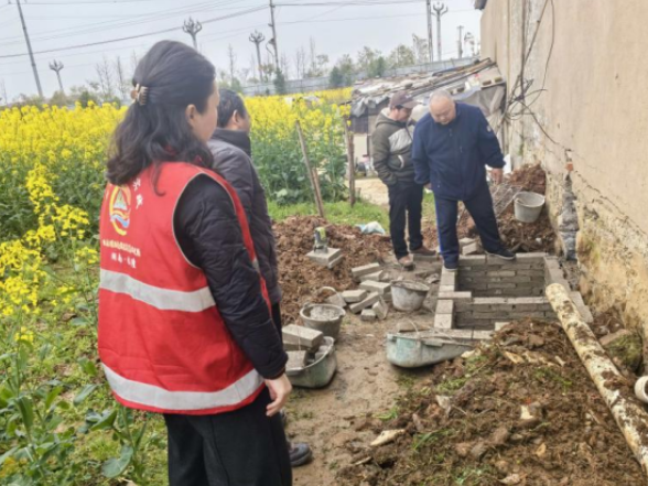 疏通“堵心事” 办好暖民事 ——安福街道梅溪桥社区管网改造惠民生