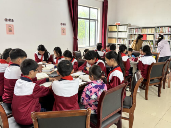 阅见未来，护苗启航——临澧县四新岗镇开展全民阅读暨“护苗·绿书签”主题活动