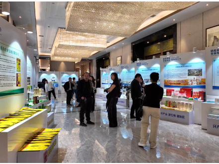 客商为媒 好物出圈！临澧特色产品集中亮相2026年招商恳谈会