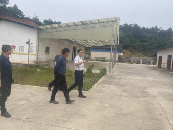 临澧县畜牧水产事务中心工作组深入联系企业督导安全监管工作