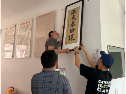 安福路社区开展送书法作品进宗教场所活动