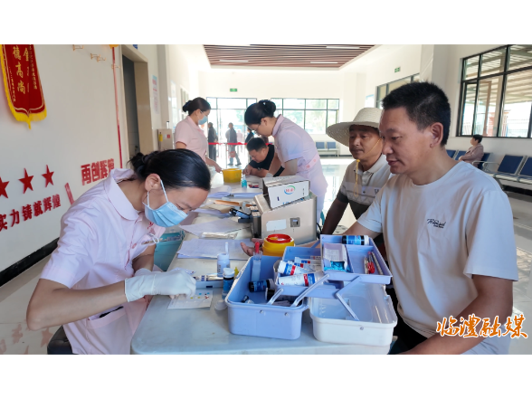 世界献血者日丨热血传温情！临澧开展无偿献血公益活动