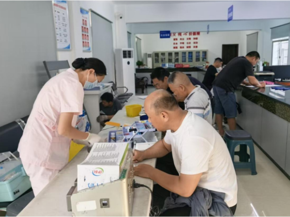 望城街道开展无偿献血活动 