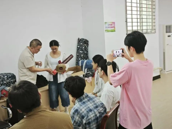 当青春遇上非遗！高校学子赴临澧，探寻千年鼓韵