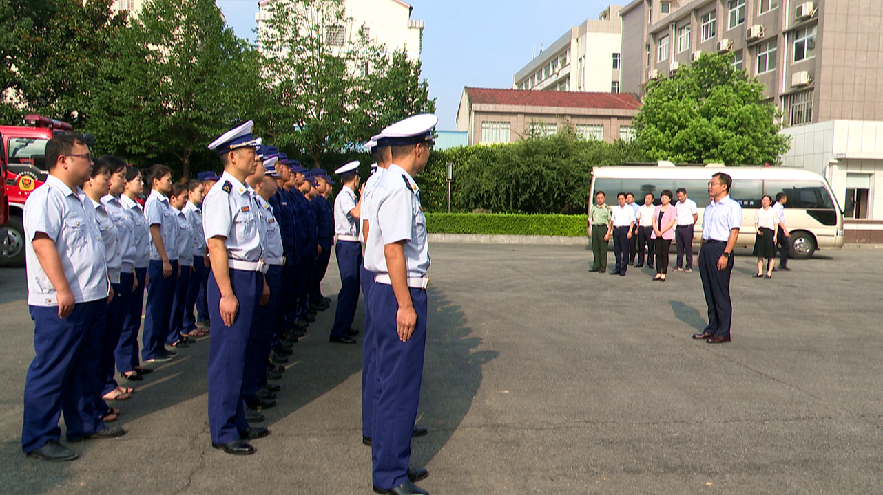 陈章杰走访慰问驻临官兵