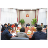 杨红兵主持召开县森林防灭火工作会商会