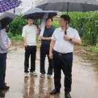 杨红兵开展突出生态环境领域“边巡边改，同类同改”现场督查