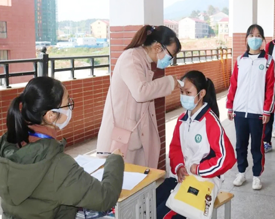 茶陵思源实验学校初中部学生顺利返校