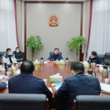 杨红兵主持召开2022年主要经济指标监测会议