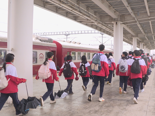 茶陵首发“我的韶山行”旅游专列 红色教育启新程