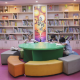 暑期迎来“充电热” 书香消暑氛围浓