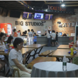 暑期红色观影潮涌动 抗战影片受市民追捧