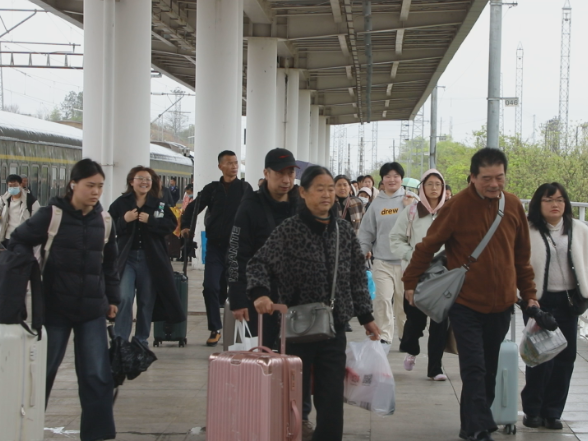 清明假期临近 茶陵南站加开4趟临客列车