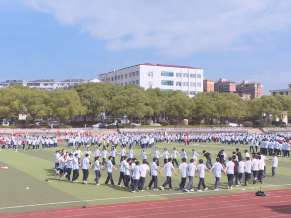 茶陵县中小学心理健康教育巡讲走进一中：千名高三学子趣味减压迎高考