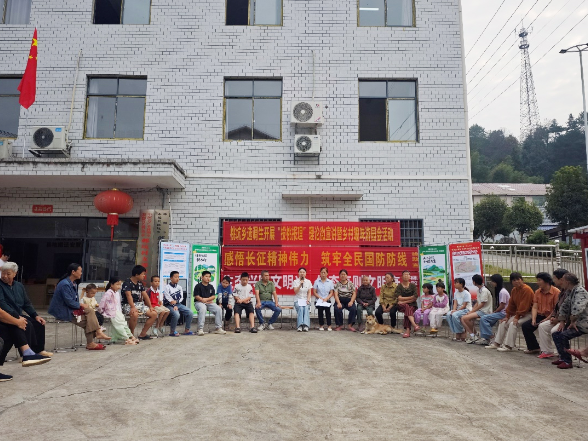 茶陵县桃坑乡“投桃报理”理论宣讲市集热闹开集