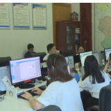 方浩轩接听“12345”便民服务热线