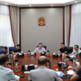杨红兵调度财税收入“双过半”工作