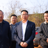 朱毅强调研在建水利工程