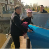 思聪街道综治中心高效调度找回走失老人