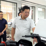 杨红兵调研“四上”企业培育工作