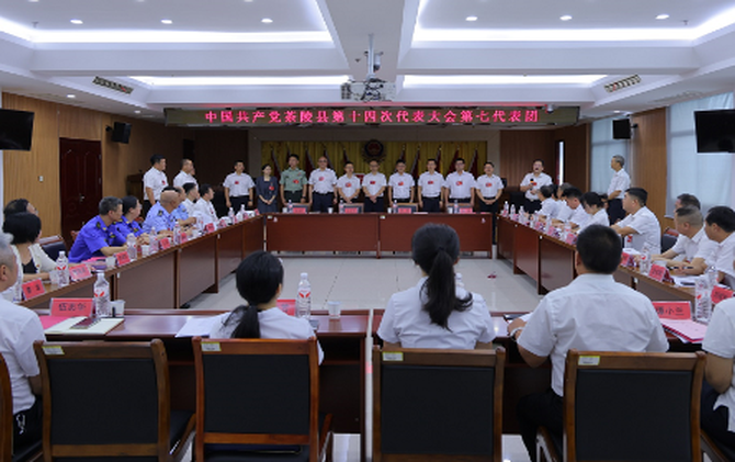 杨红兵带队看望慰问党代表