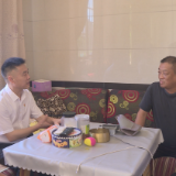 何文龙到下东街道沿河村调研乡村振兴工作并讲党课