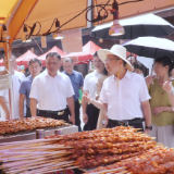 朱毅强调研“宋潮一夏·享趣茶陵”一二总街宋韵游园活动