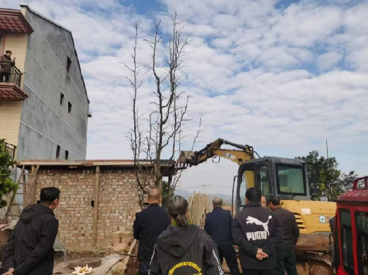 零容忍亮剑！14平方米违建被即查即拆