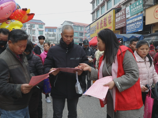 【春暖万家 年味茶陵】 “春风”送岗到家门 服务暖进心坎里